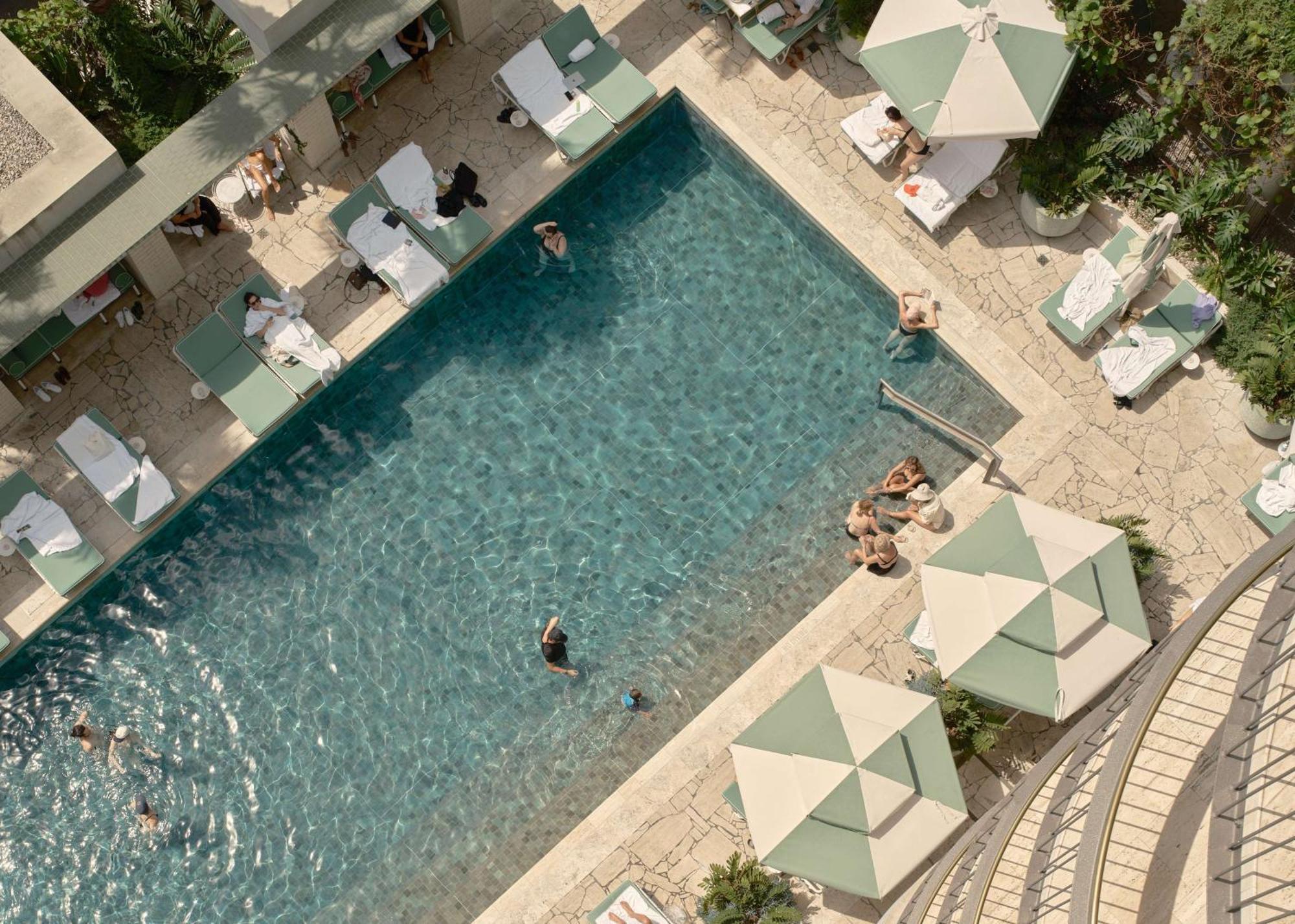The Calile Hotel Brisbane Esterno foto The pool at the hotel